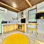 Pelion Luxury Ivy