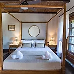 Pelion Luxury Ivy