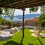 Villa Pelion Luxury Ivy