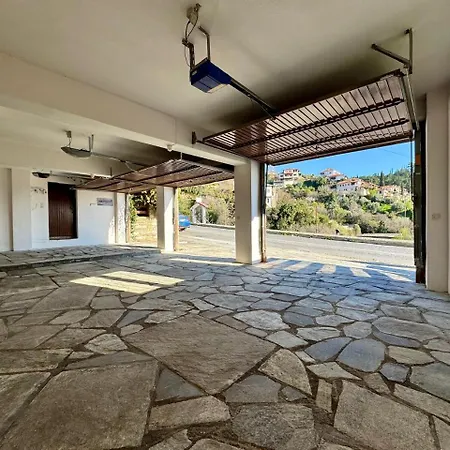 Willa Pelion Luxury Ivy