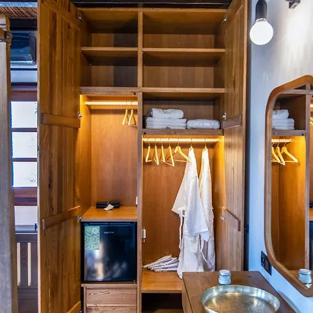 Pelion Luxury Ivy *