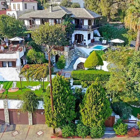 Pelion Luxury Ivy