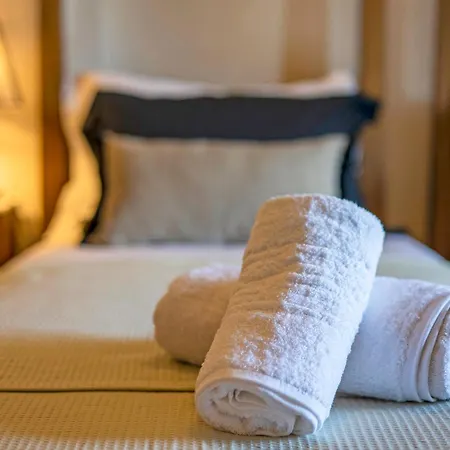 Willa Pelion Luxury Ivy